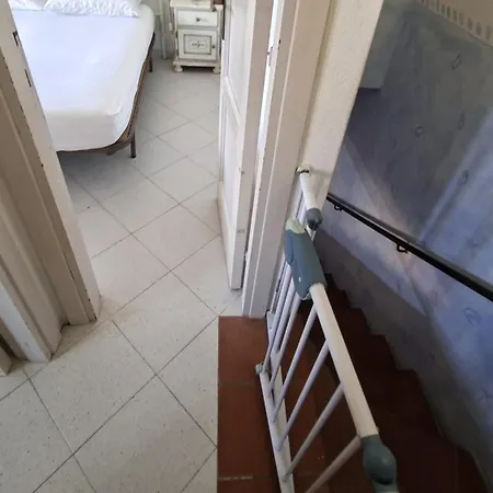 Nyaraló Raffi *